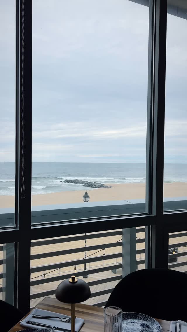 Boozy Brunch with a DJ