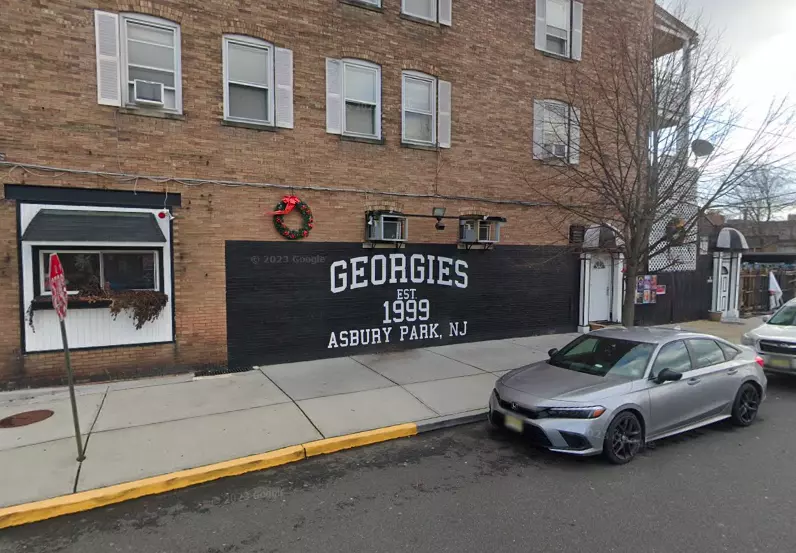 Georgie’s Bar